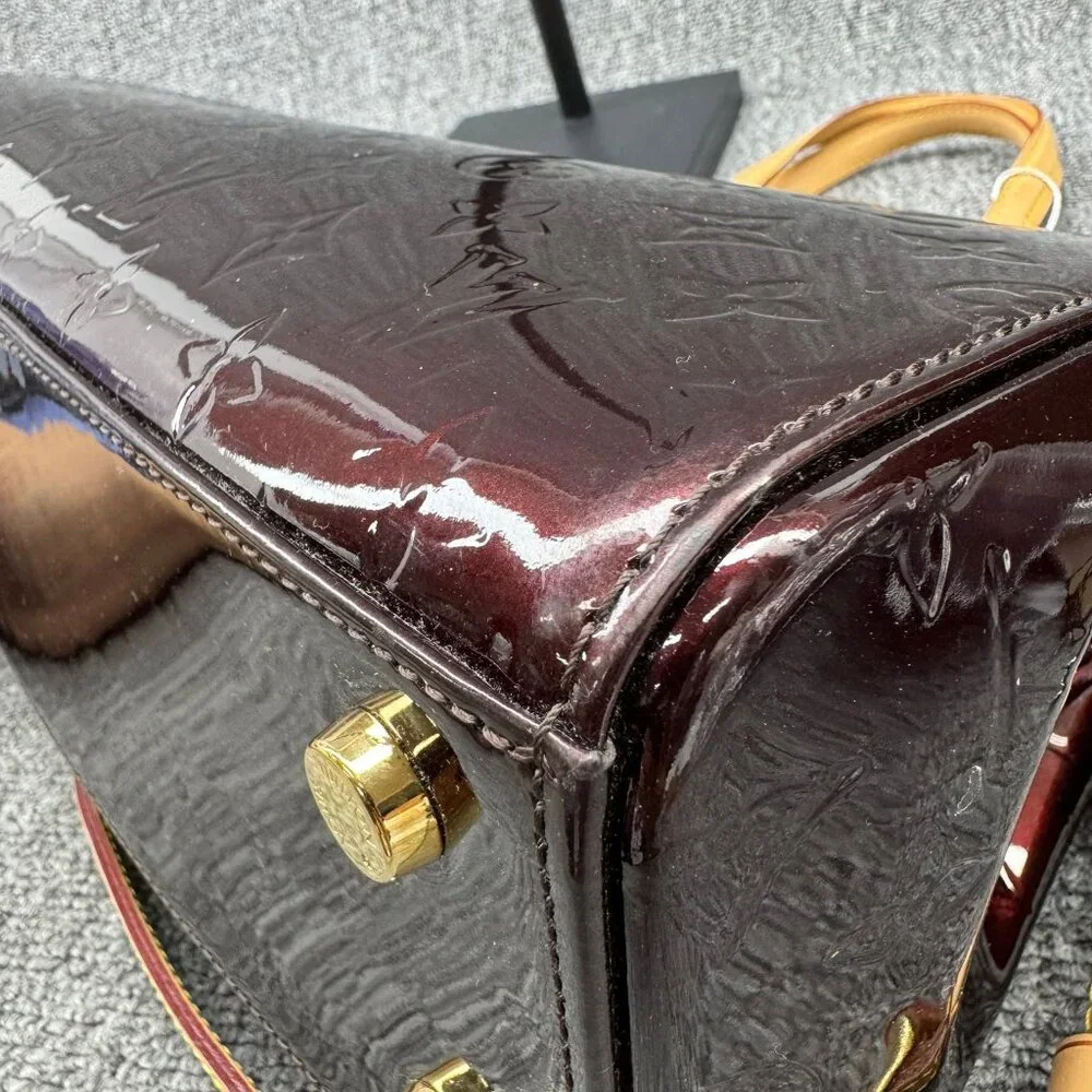 LOUIS VUITTON Brea Amarante Monogram Vernis Handbag 699-072225